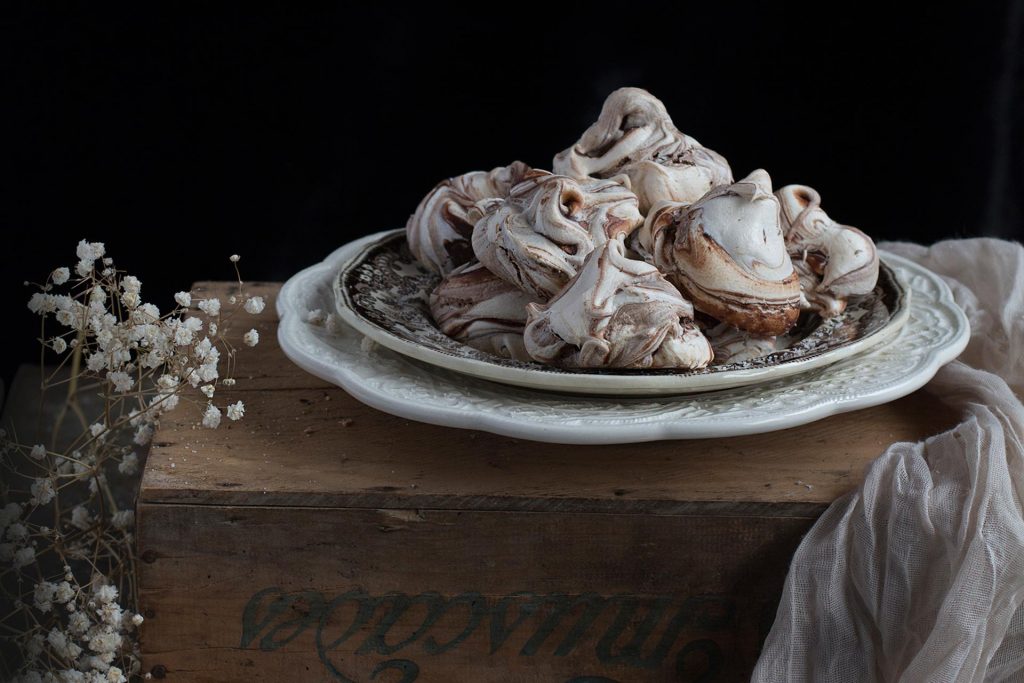 Recipe for baked chocolate meringues by Santos Kitchens