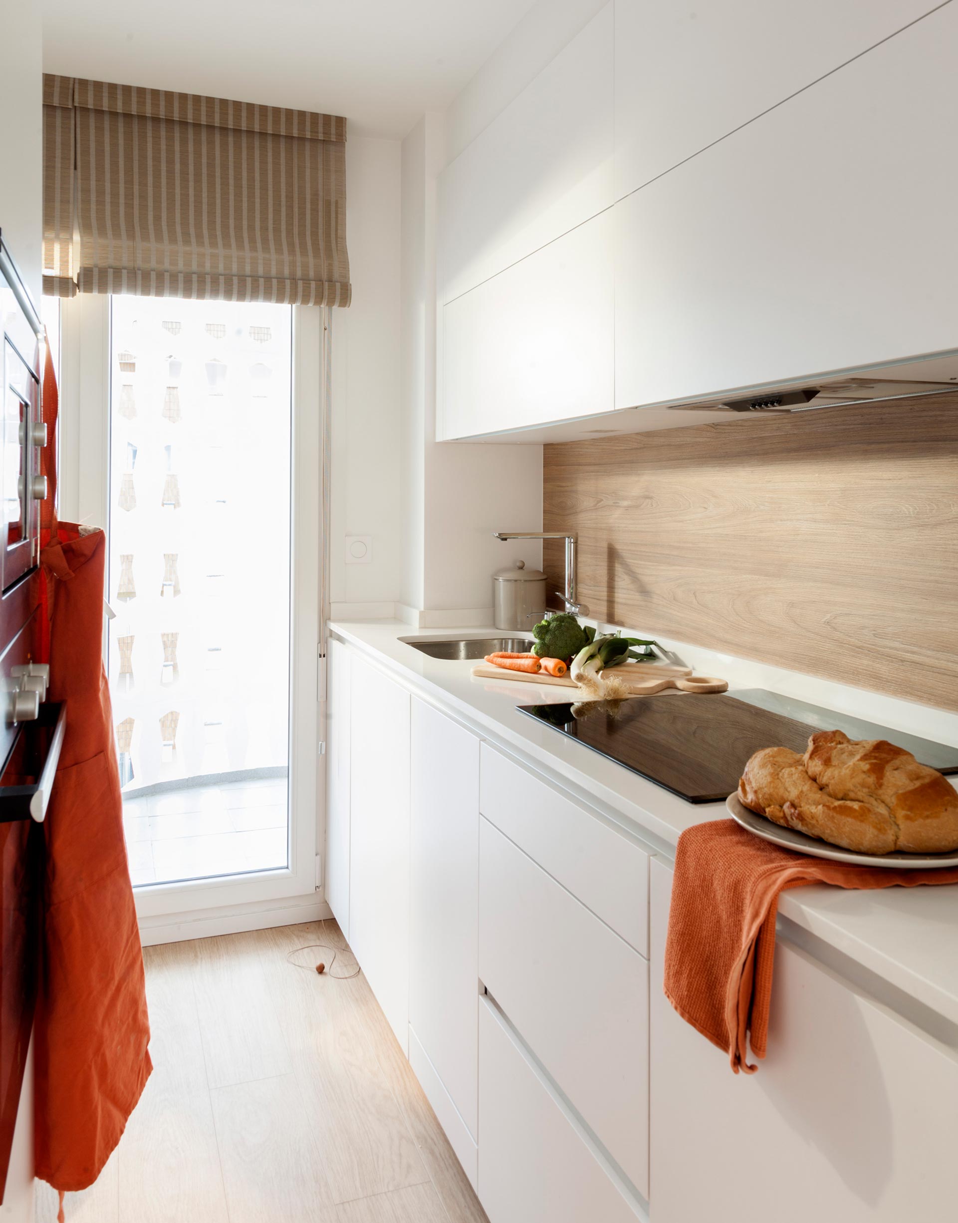 Santos kitchens in small rooms, by the designer Natalia Zubizarreta