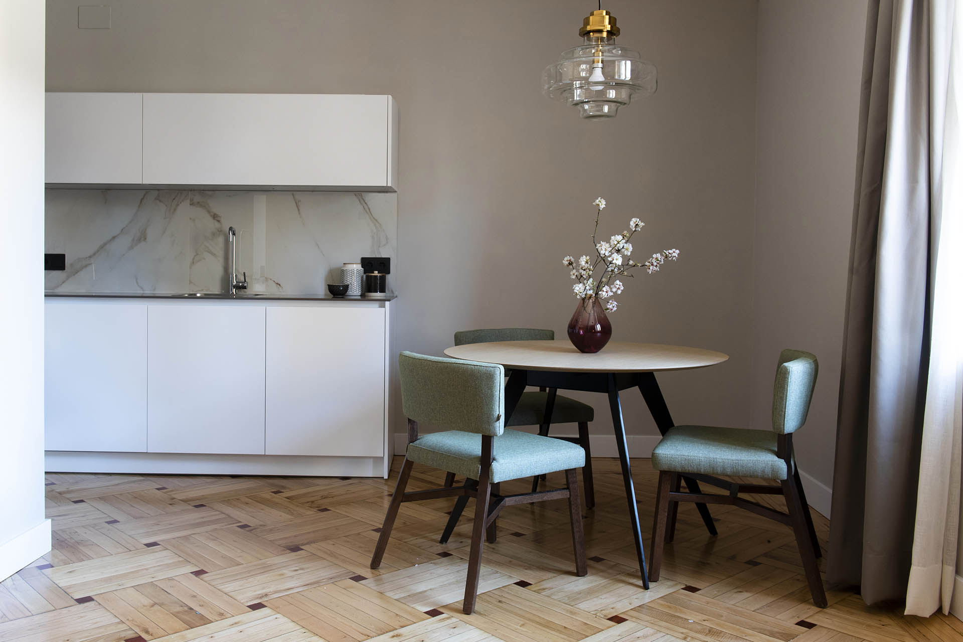 Santos kitchens in tourist apartments, by the designer Ana Montarelo