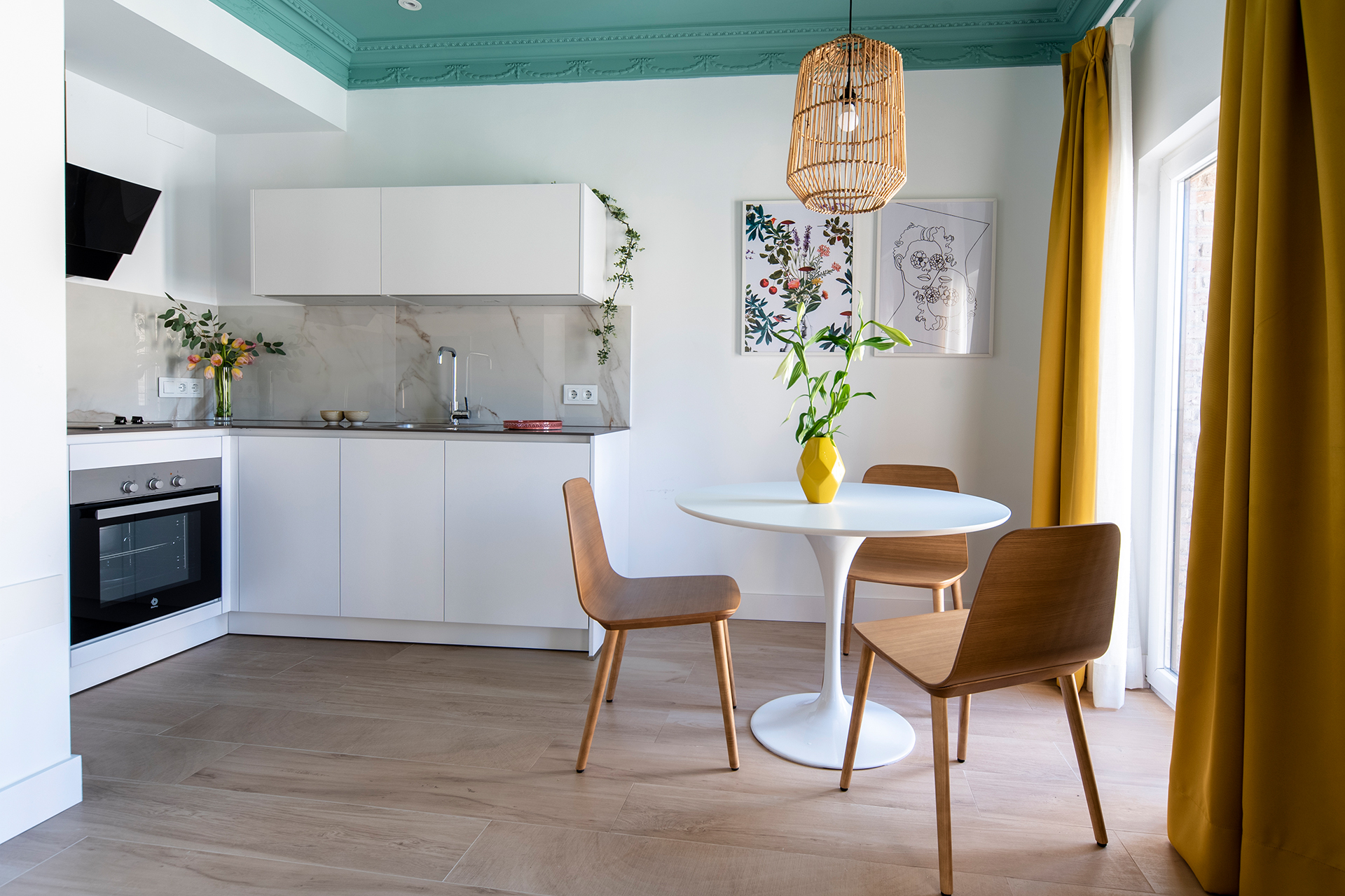 Cozinhas Santos em apartamentos turísticos, pela designer Ana Montarelo
