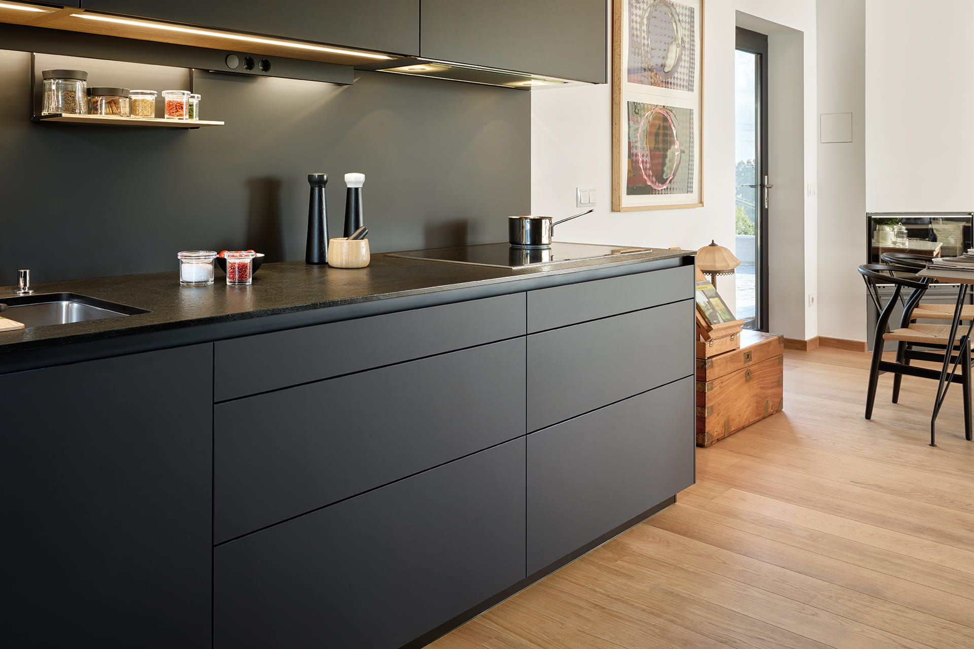 Santos kitchen furniture: large-capacity drawers and double drawers