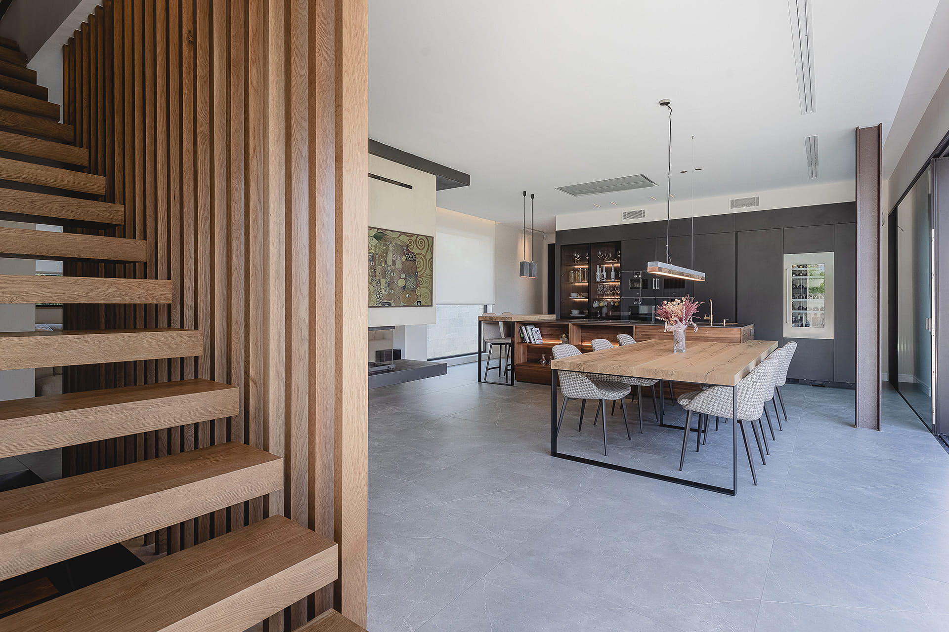 Open-plan, wood finish Santos kitchen