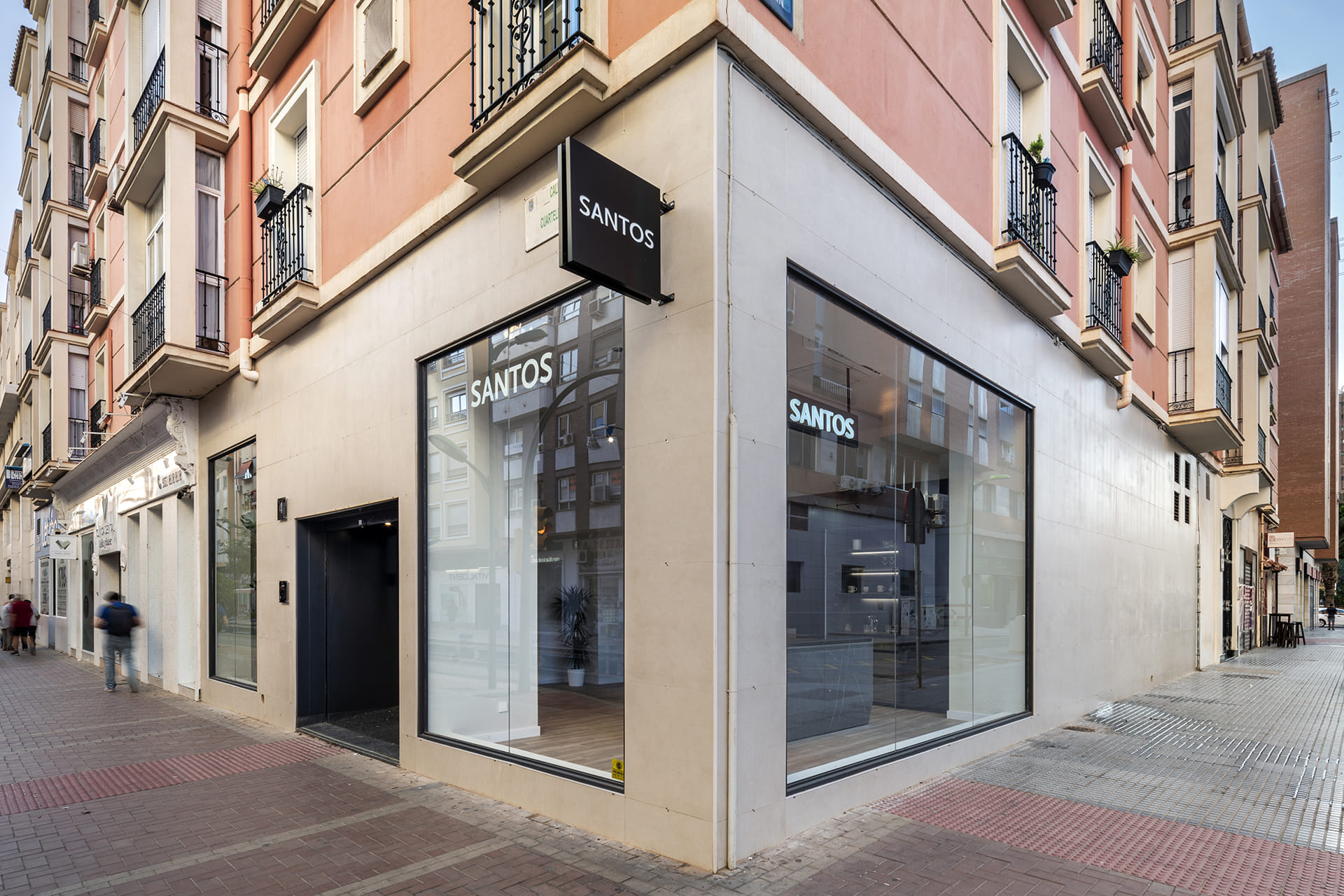 Expositie Santos keukenwinkel in het centrum van Málaga