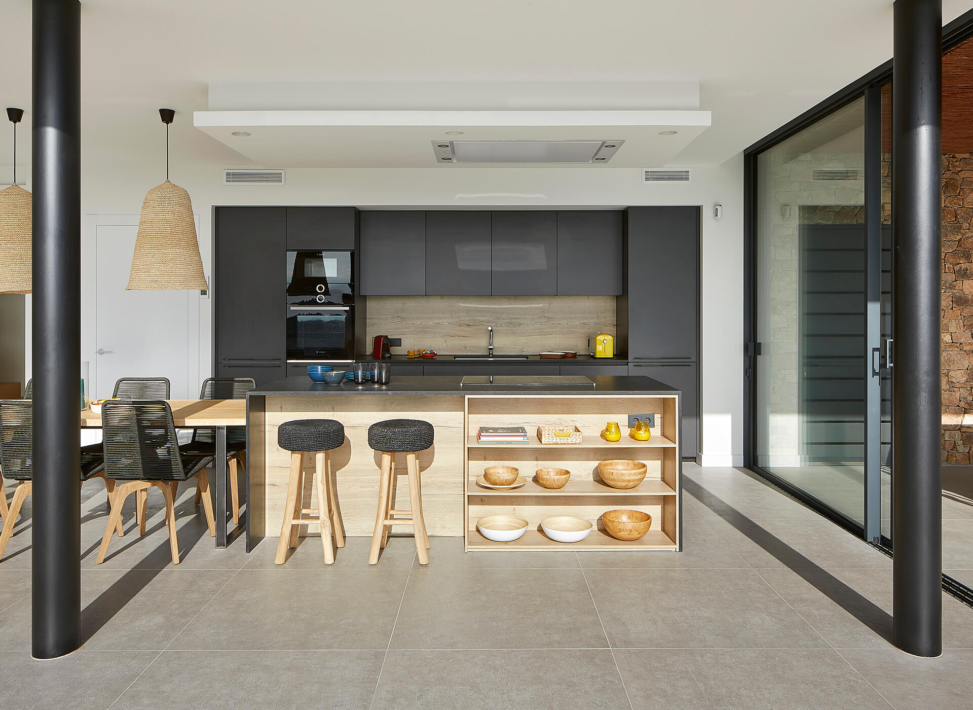 Santos kitchen finished in graphene and wood