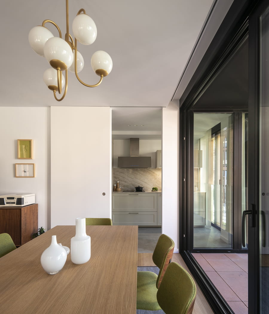 Flat with a kitchen that opens into the living-dining room