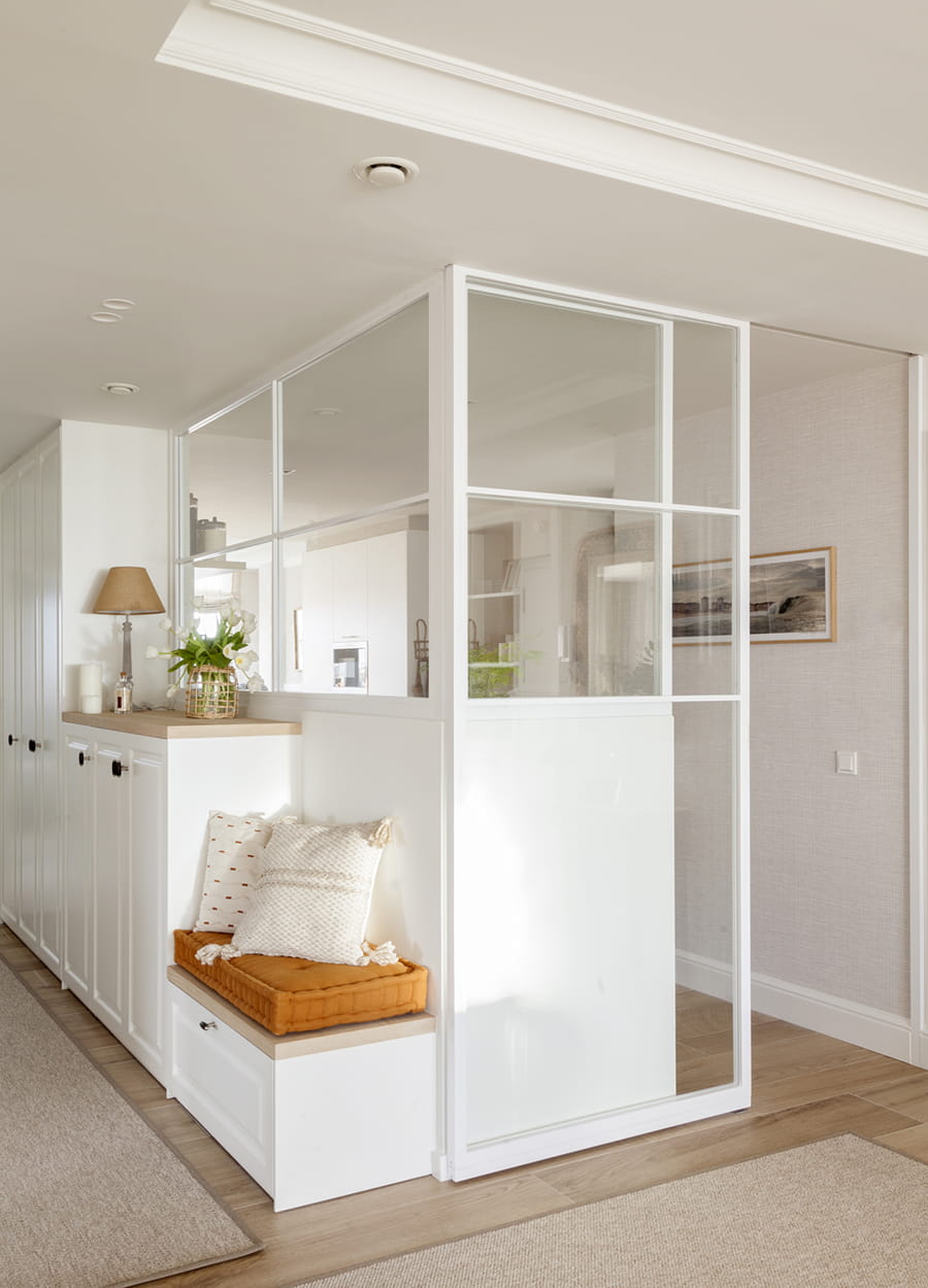 White Santos kitchen with glass enclosure
