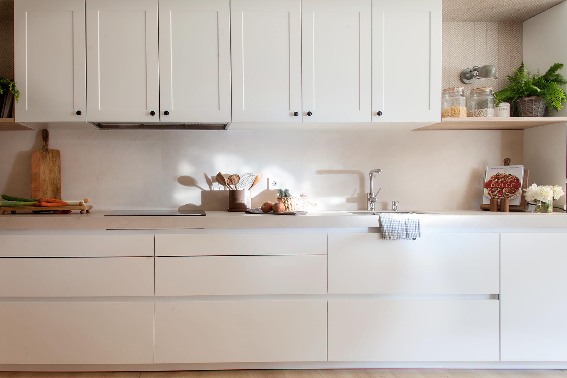 Santos kitchen cabinet in off-white finish