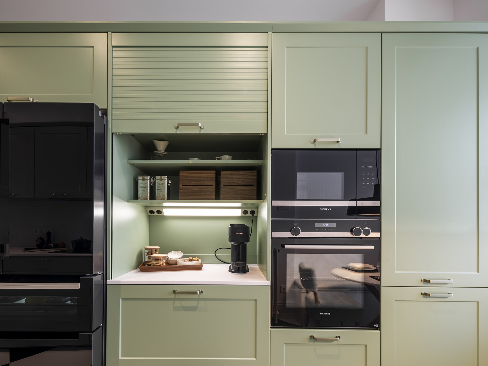 Santos kitchen cupboard with lighting profile