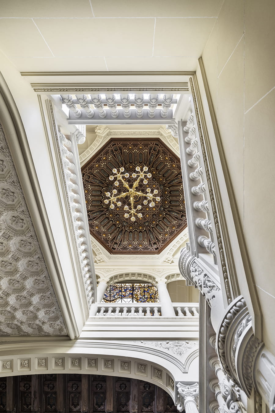 Escalier et coupole du Palais de la Trinité, source d'inspiration pour l'espace Santos de Casa Decor 2024.