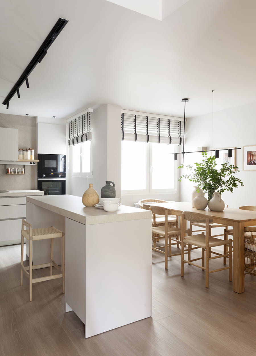 Cashmere Santos kitchen open to the lounge and diner.