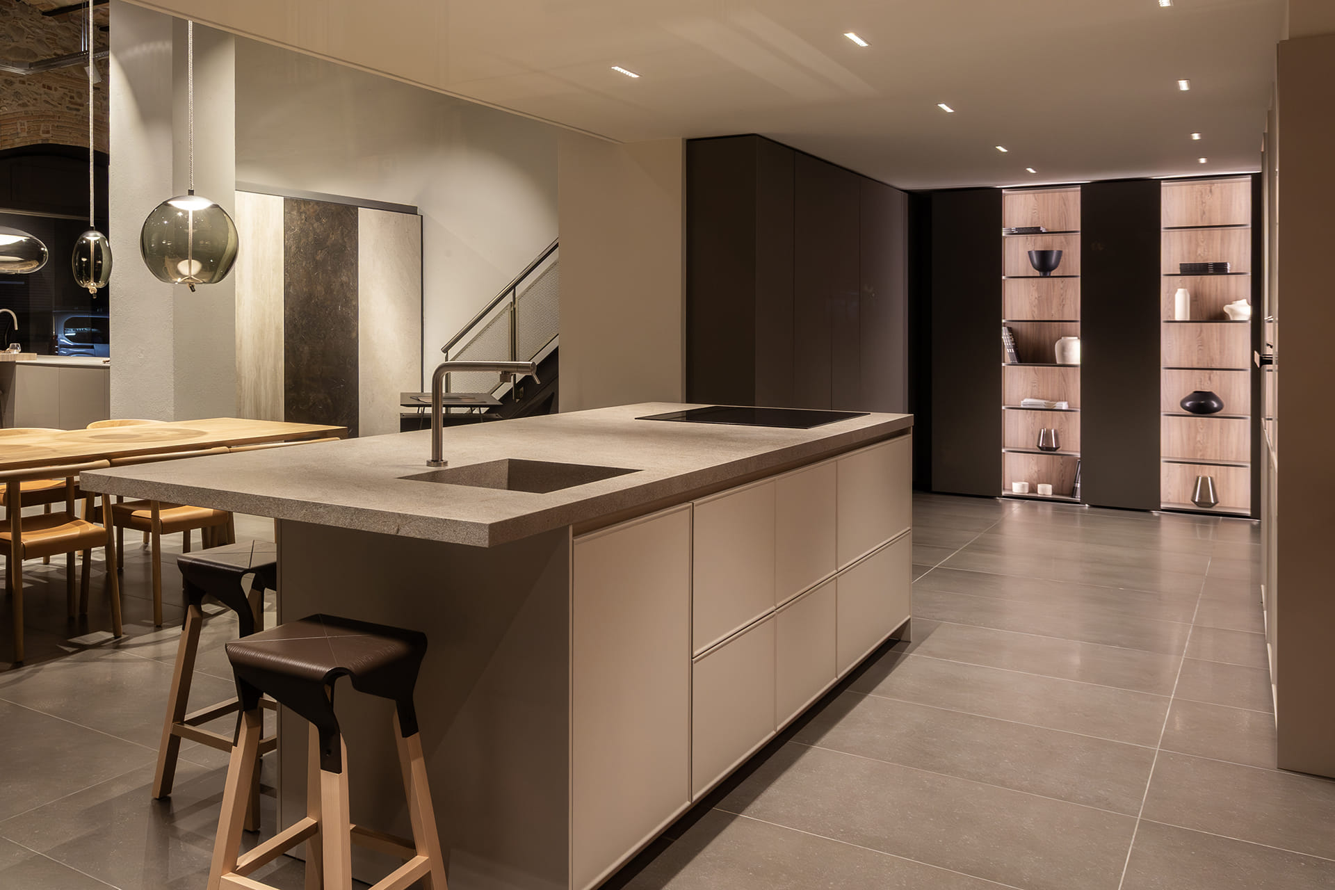 Kitchen island at the Santos kitchen showroom in Girona.