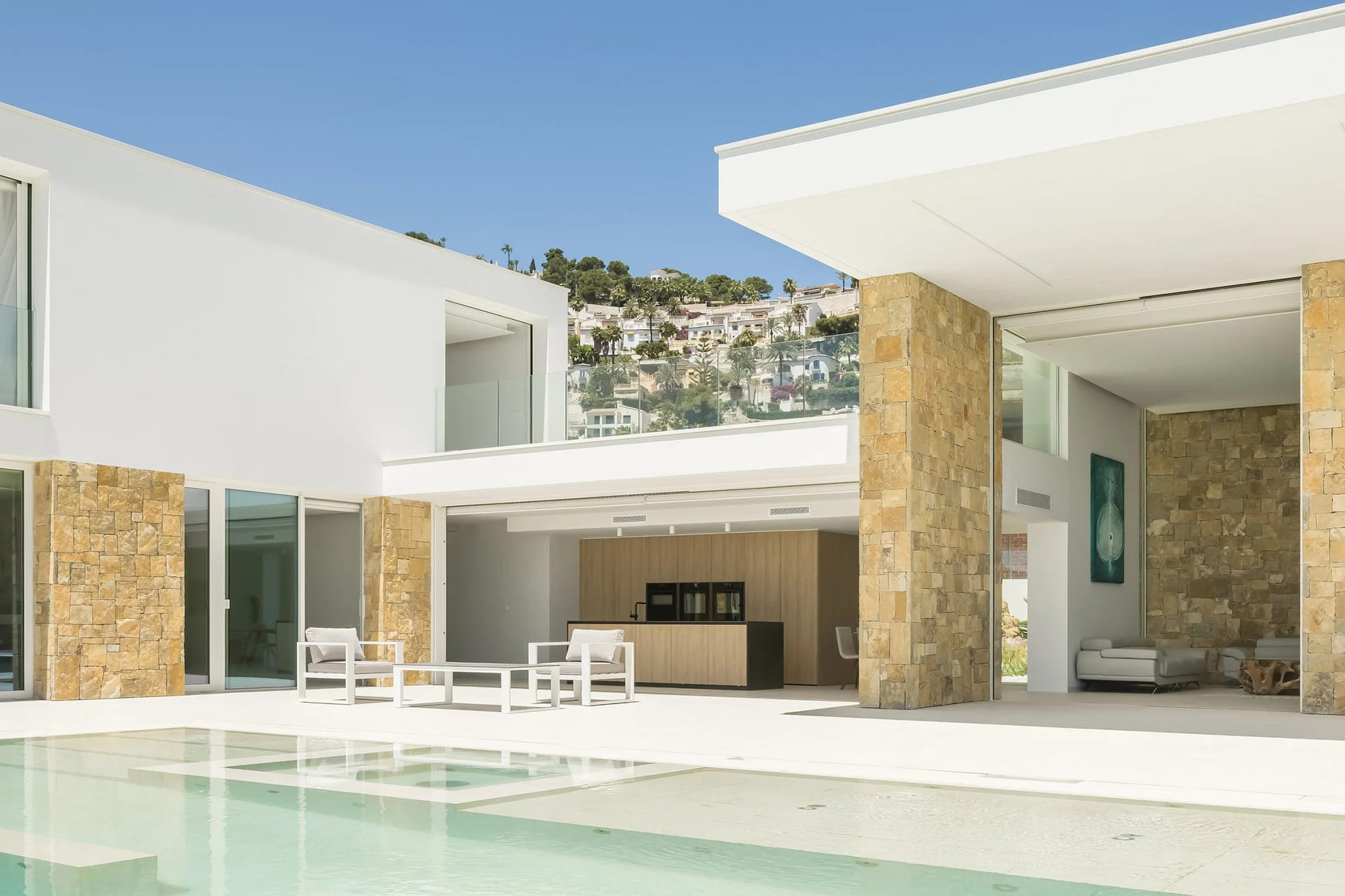 Home with Santos kitchen with a design open to the terrace.