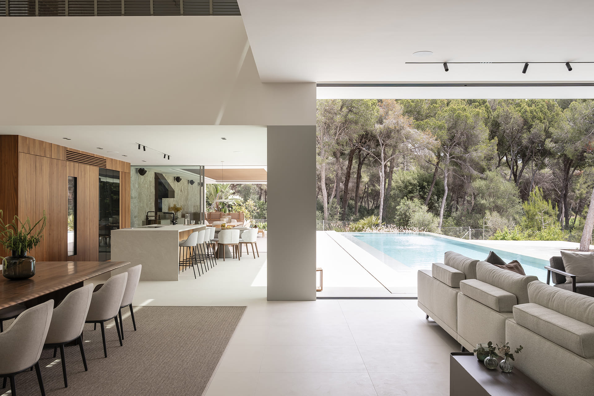 Home with pool and large outdoor area together with Santos kitchen.