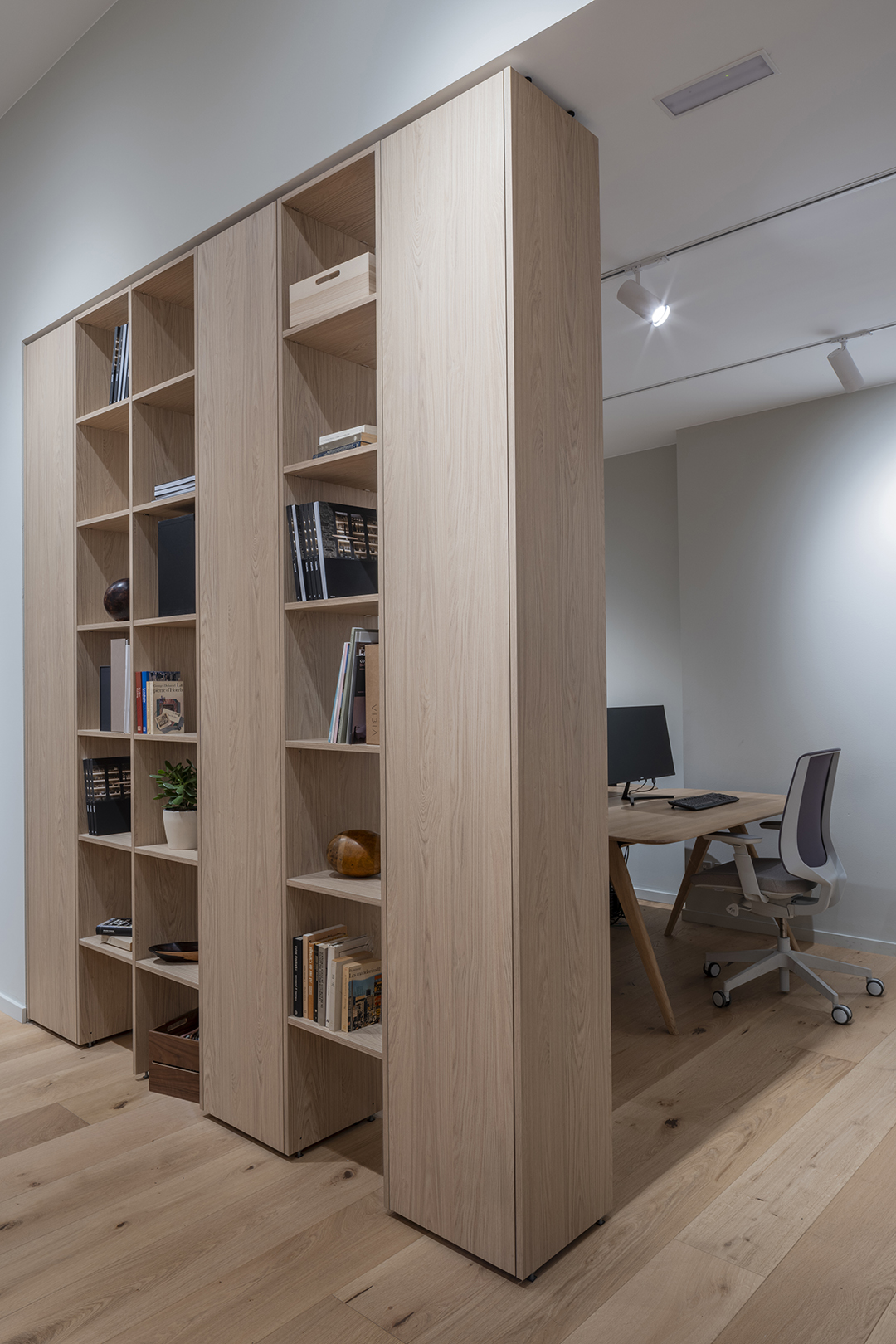 Zona de estudio en la nueva tienda de cocinas Santos en Zaragoza.